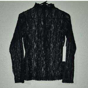 Chic XXS Black Lace Top with Long Sleeves